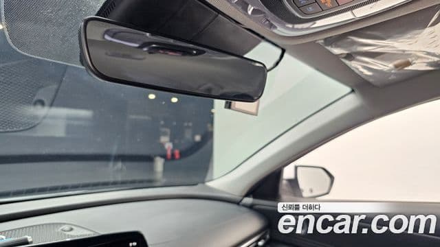 Hyundai The New Avante Hybrid 2022 — Photo 15/32