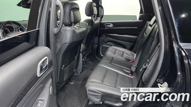 Jeep Grand Cherokee 2019 — Şəkil 12/20