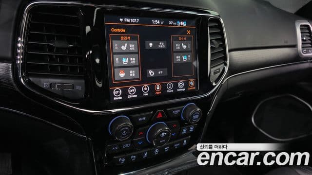 Jeep Grand Cherokee 2019 — Şəkil 16/20