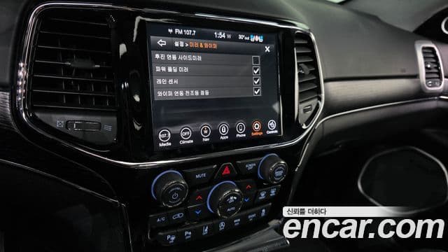 Jeep Grand Cherokee 2019 — Şəkil 17/20