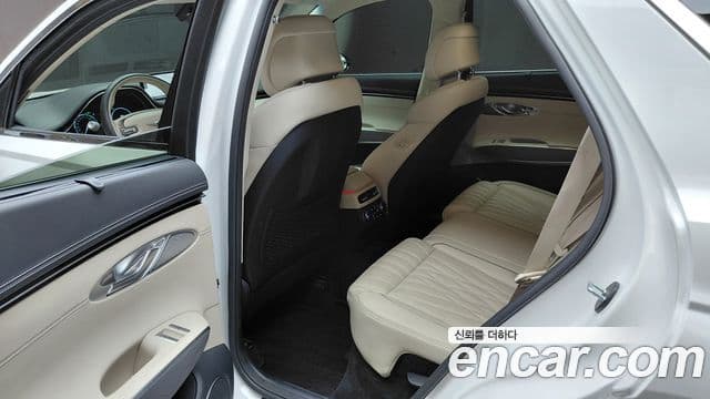 Genesis GV70 2023 — ფოტო 12/20