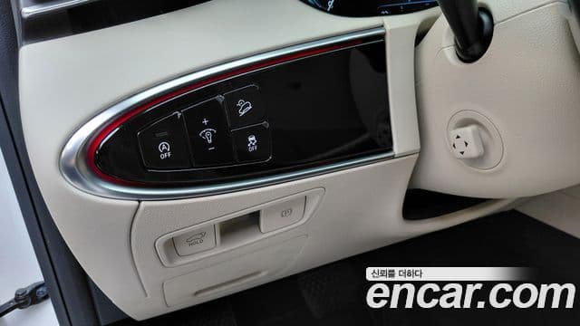 Genesis GV70 2023 — ფოტო 19/20