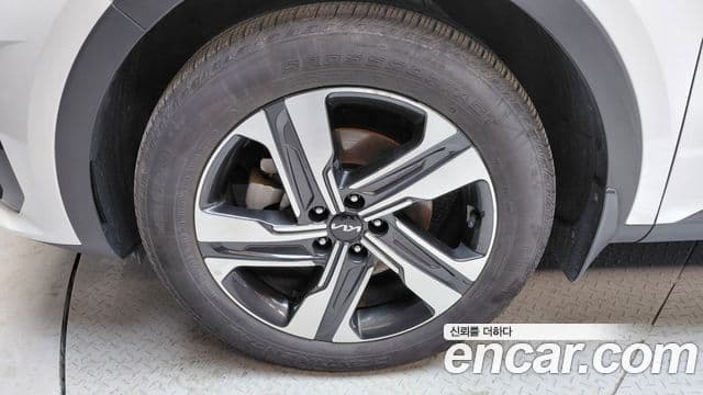 Kia Sorento 2022 — Фото 5/20