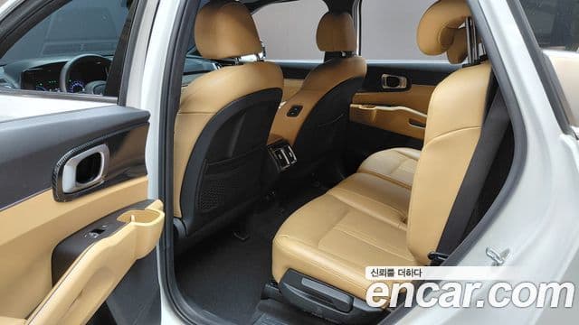 Kia Sorento 2022 — Фото 12/20