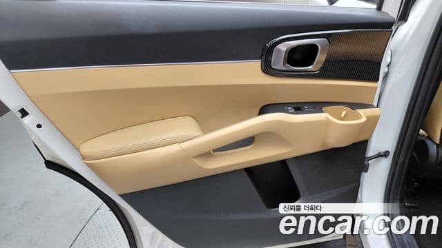 Kia Sorento 2022 — Photo 8/30