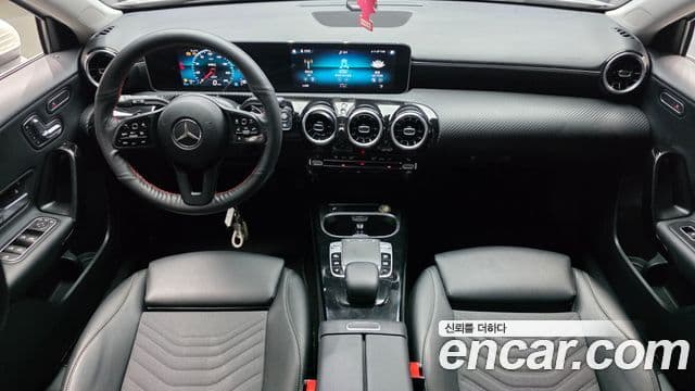 Mercedes-Benz A-Class 2019 — Şəkil 24/30
