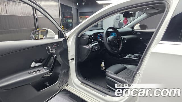 Mercedes-Benz A-Class 2019 — Şəkil 21/30