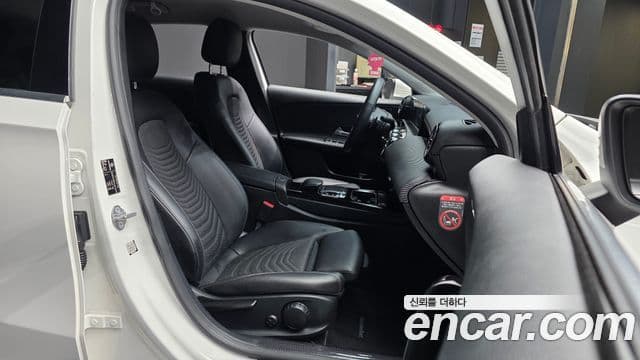 Mercedes-Benz A-Class 2019 — Şəkil 18/30