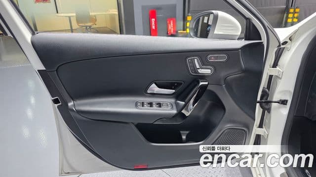 Mercedes-Benz A-Class 2019 — Şəkil 3/30