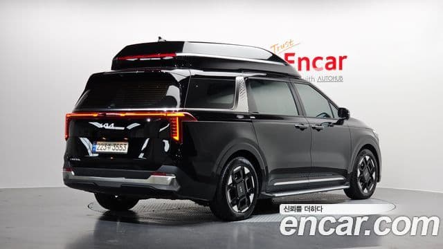 Kia Carnival 2024 — ფოტო 24/33