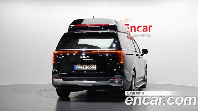 Kia Carnival 2024 — ფოტო 32/33
