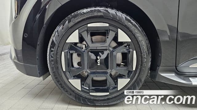 Kia Carnival 2024 — ფოტო 14/33