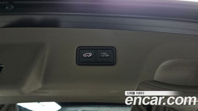 Kia Carnival 2024 — ფოტო 9/33