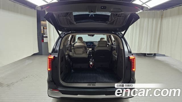 Kia Carnival 2024 — ფოტო 26/33