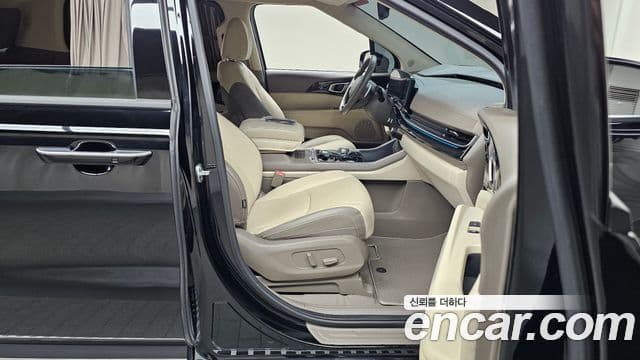 Kia Carnival 2024 — ფოტო 18/33