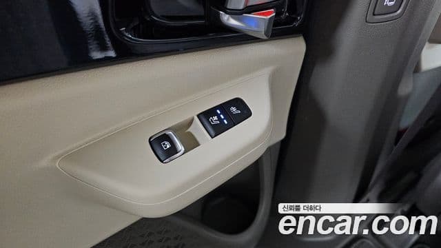 Kia Carnival 2024 — ფოტო 13/33