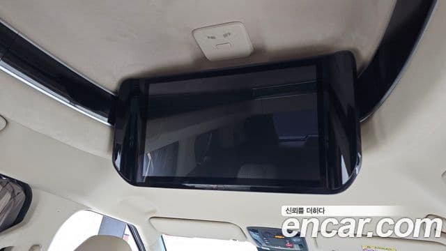 Kia Carnival 2024 — ფოტო 11/33