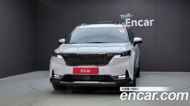 Kia Carnival 2023 — ფოტო 27/33