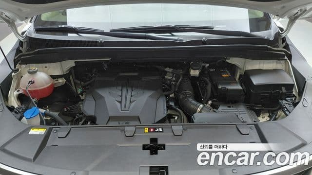 Kia Carnival 2023 — ფოტო 31/33