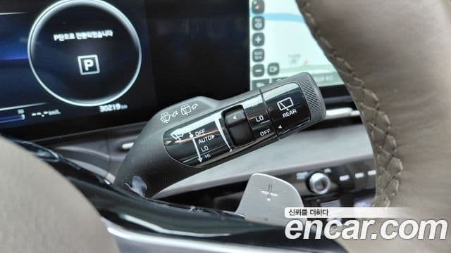 Kia Carnival 2023 — ფოტო 12/33