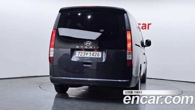 Hyundai Staria 2022 — Фото 4/20