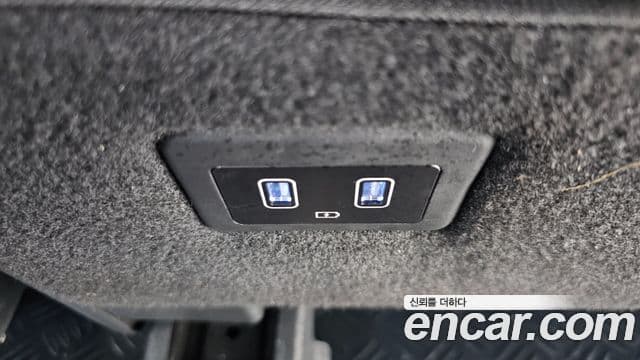 Hyundai Staria 2022 — Photo 32/34