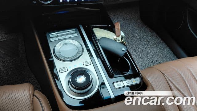 Genesis Electrified G80 2022 — Şəkil 9/20