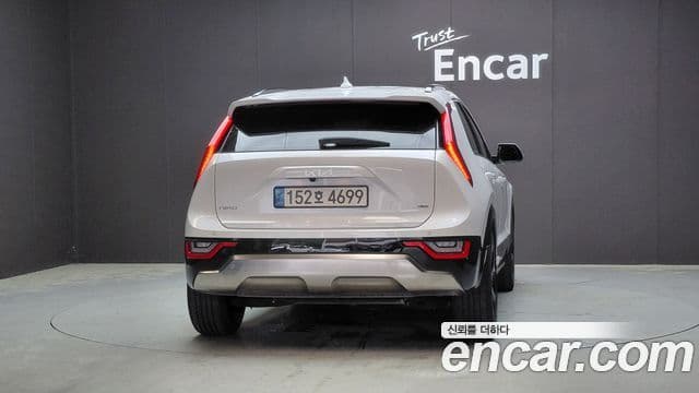 Kia Niro 2022 — Фото 4/20