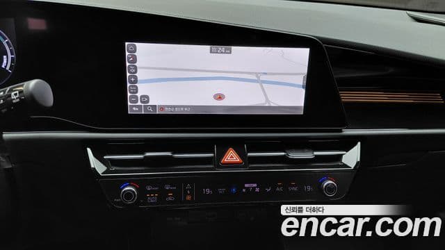 Kia Niro 2022 — Фото 12/20