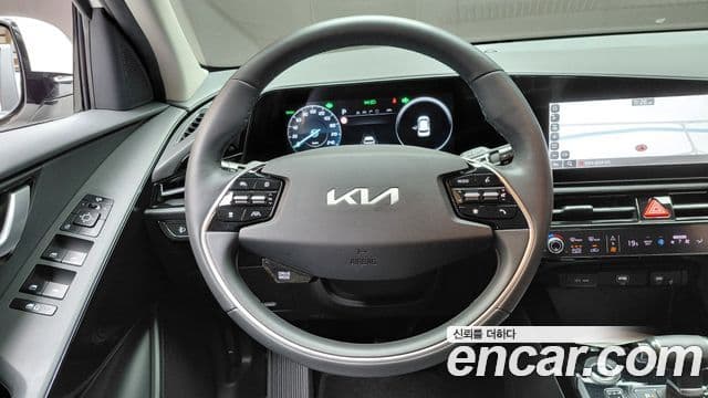 Kia Niro 2022 — Фото 13/20