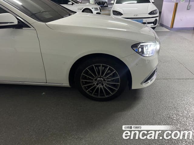 Mercedes-Benz E-Class 2021 — ფოტო 1/12