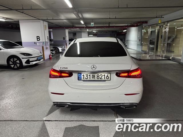 Mercedes-Benz E-Class 2021 — ფოტო 5/12