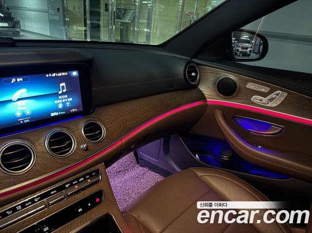 Mercedes-Benz E-Class 2021 — ფოტო 6/12