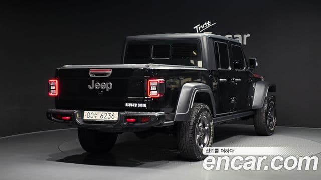 Jeep Gladiator 2021 — ფოტო 2/20