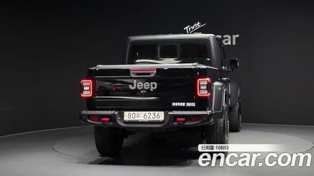 Jeep Gladiator 2021 — ფოტო 4/20