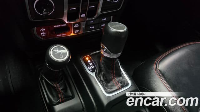 Jeep Gladiator 2021 — ფოტო 9/20