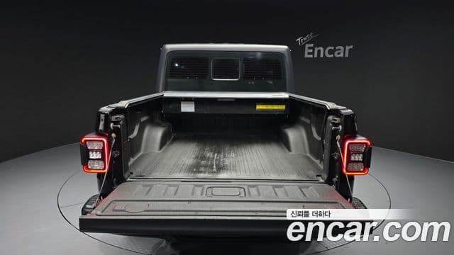 Jeep Gladiator 2021 — ფოტო 20/20