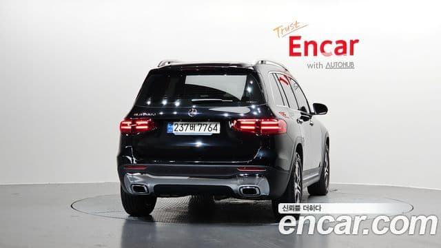 Mercedes-Benz GLB-Class 2024 — фото 4 из 20