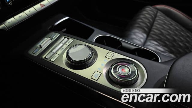 Genesis GV70 2021 — Şəkil 9/20