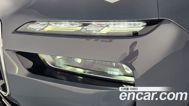 BMW 7 Series 2023 — Photo 21/35