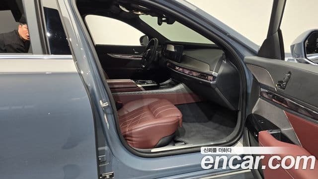 BMW 7 Series 2023 — Photo 23/35