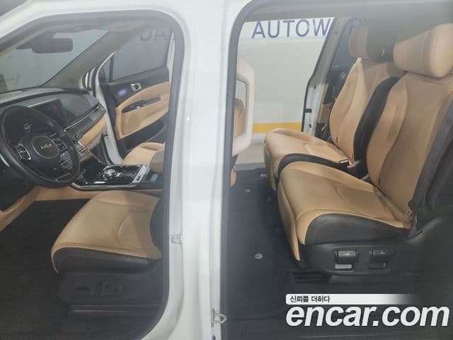 Kia Carnival 2023 — Şəkil 8/17