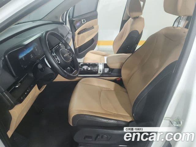 Kia Carnival 2023 — Şəkil 10/17