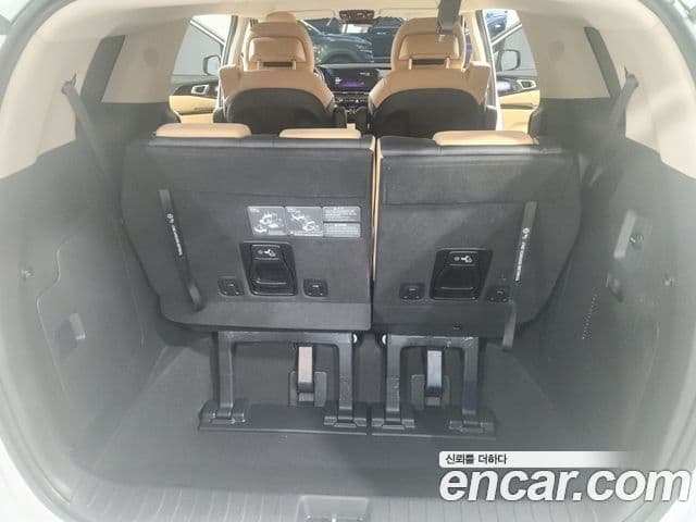 Kia Carnival 2023 — Şəkil 12/17