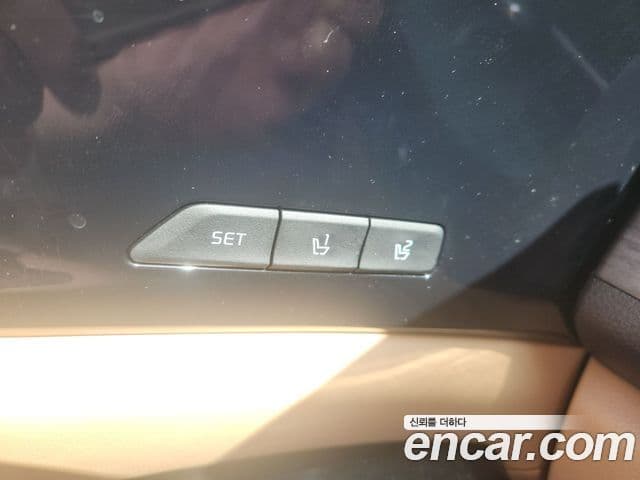 Kia Carnival 2023 — Şəkil 16/17