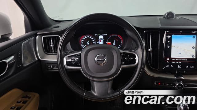 Volvo XC60 2018 — фото 13 из 20