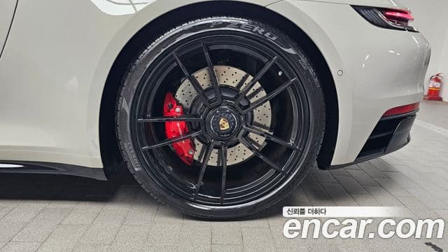 Porsche 911 2022 — Photo 3/31