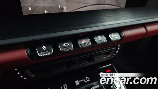 Porsche 911 2022 — Photo 8/31