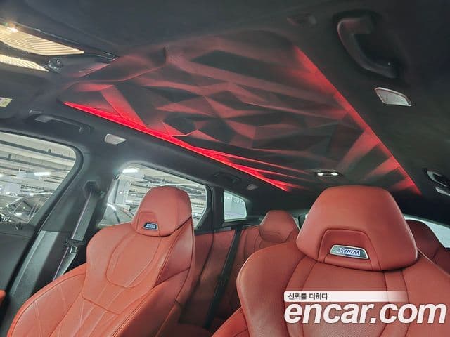BMW XM 2023 — Фото 13/16