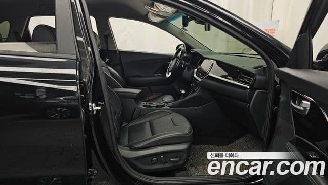 Kia Niro 2021 — Şəkil 11/20